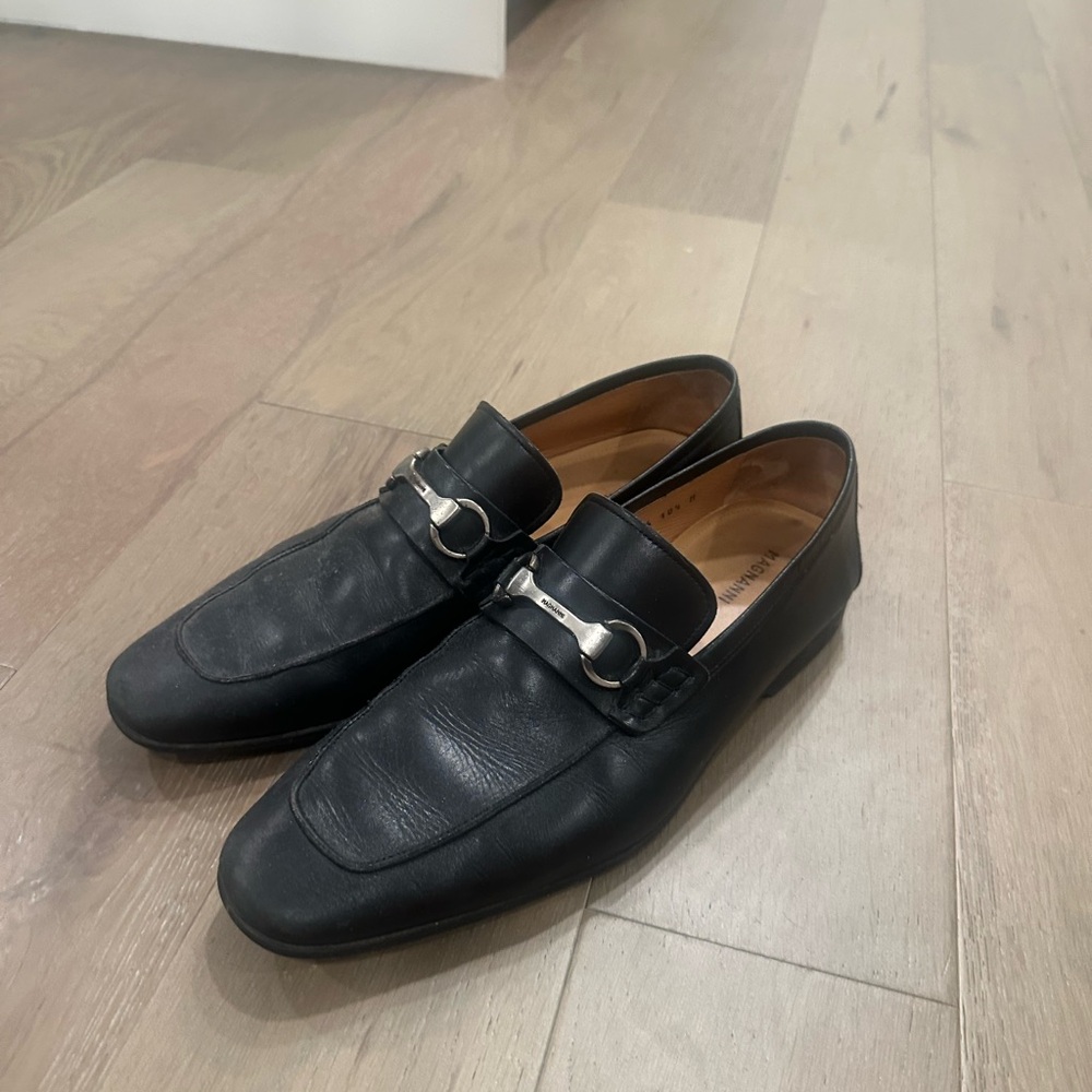 Magnanni Black Leather Loafers with Silver Accent